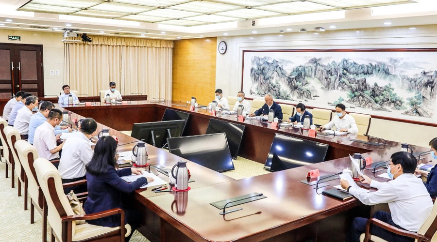 北京市委书记蔡奇在经开区调研并与企业家座谈，总裁徐烨烽受邀参加